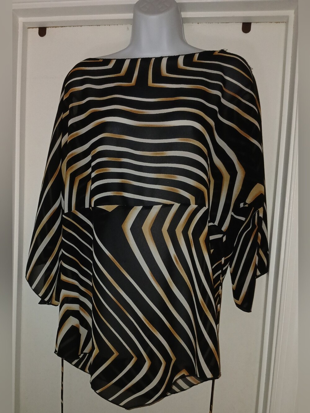 Pre-loved Women's Black and Gold Striped Women's Boatneck Blouse.